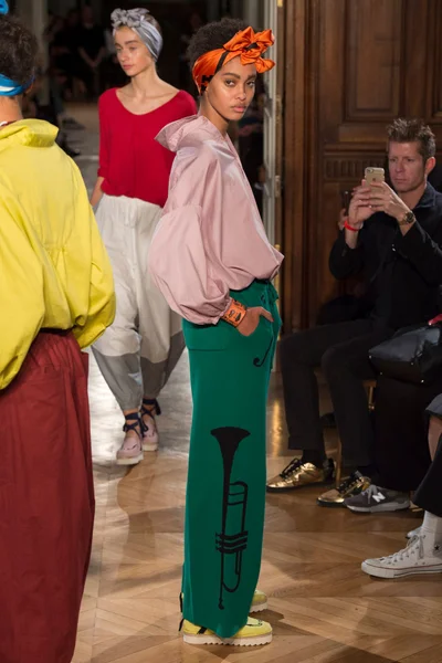 Look 25